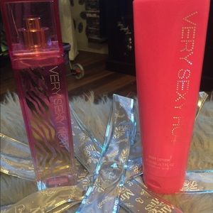 Victoria Secret very sexy now/hot set